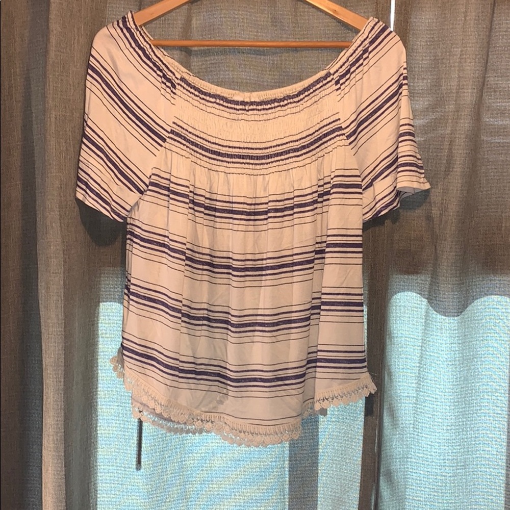 Scoop neck T-shirt